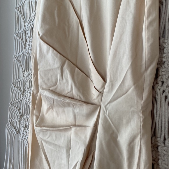 Jil Sander Designer midi dress in a eggshell cream color, fitted cockta… - Picture 4 of 14